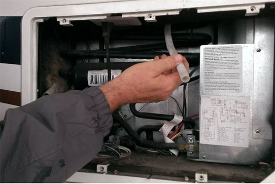 Прочистка слива (дренаж) холодильника в Воскресенске