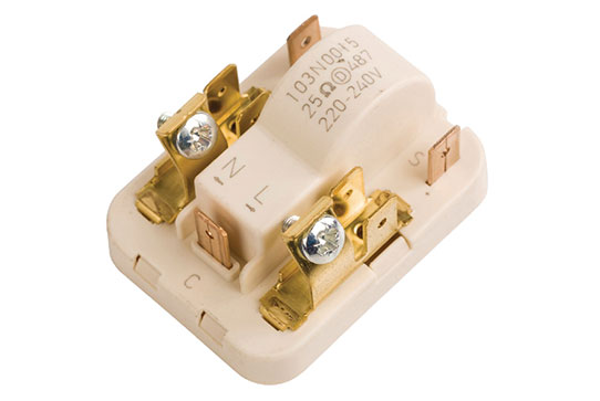 Замена пускозащитного реле холодильника в Воскресенске